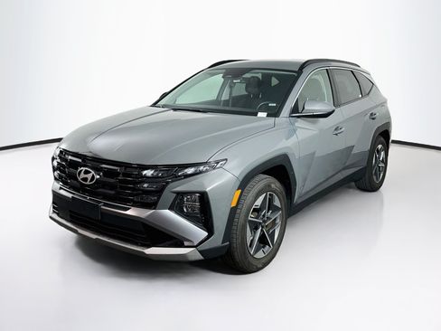 Used 2025 Hyundai Tucson SEL FWD image 3