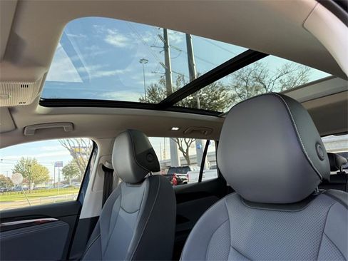 New 2026 Volkswagen Tiguan SE image 16