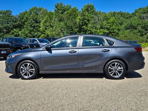 Used 2023 Kia Forte Sedan FWD image 2