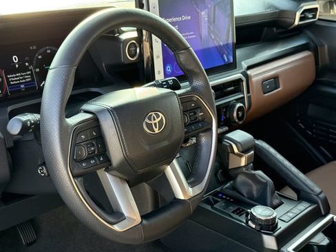 Used 2026 Toyota 4Runner Limited AWD/4WD image 19