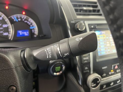 Used 2012 Toyota Camry SE image 24