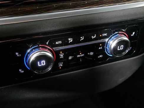 Used 2022 GMC Sierra 1500 SLE AWD/4WD image 24