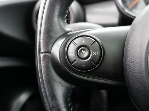 Used 2018 MINI Cooper 2-Door Hardtop w/ Cold Weather Package image 26