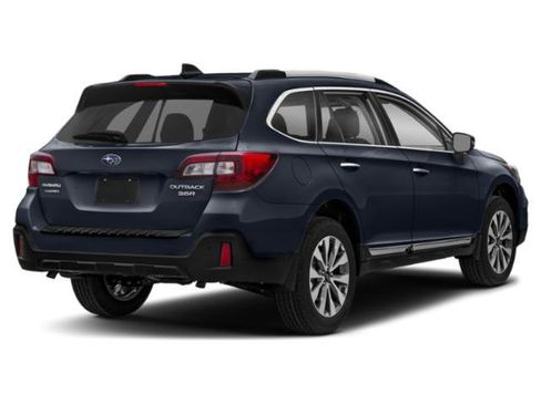 Used 2018 Subaru Outback 3.6R Touring AWD/4WD image 2