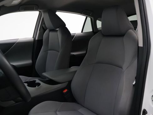 Certified 2023 Toyota Venza LE image 13