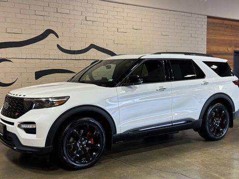 Used 2023 Ford Explorer ST w/ Technology Package AWD/4WD image 11