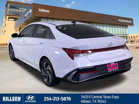 Used 2025 Hyundai Elantra SEL FWD image 6