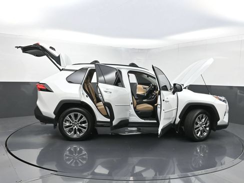 Used 2024 Toyota RAV4 XLE Premium FWD image 34