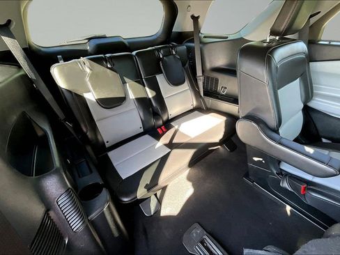 Used 2024 Ford Explorer XLT w/ Equipment Group 202A AWD/4WD image 25