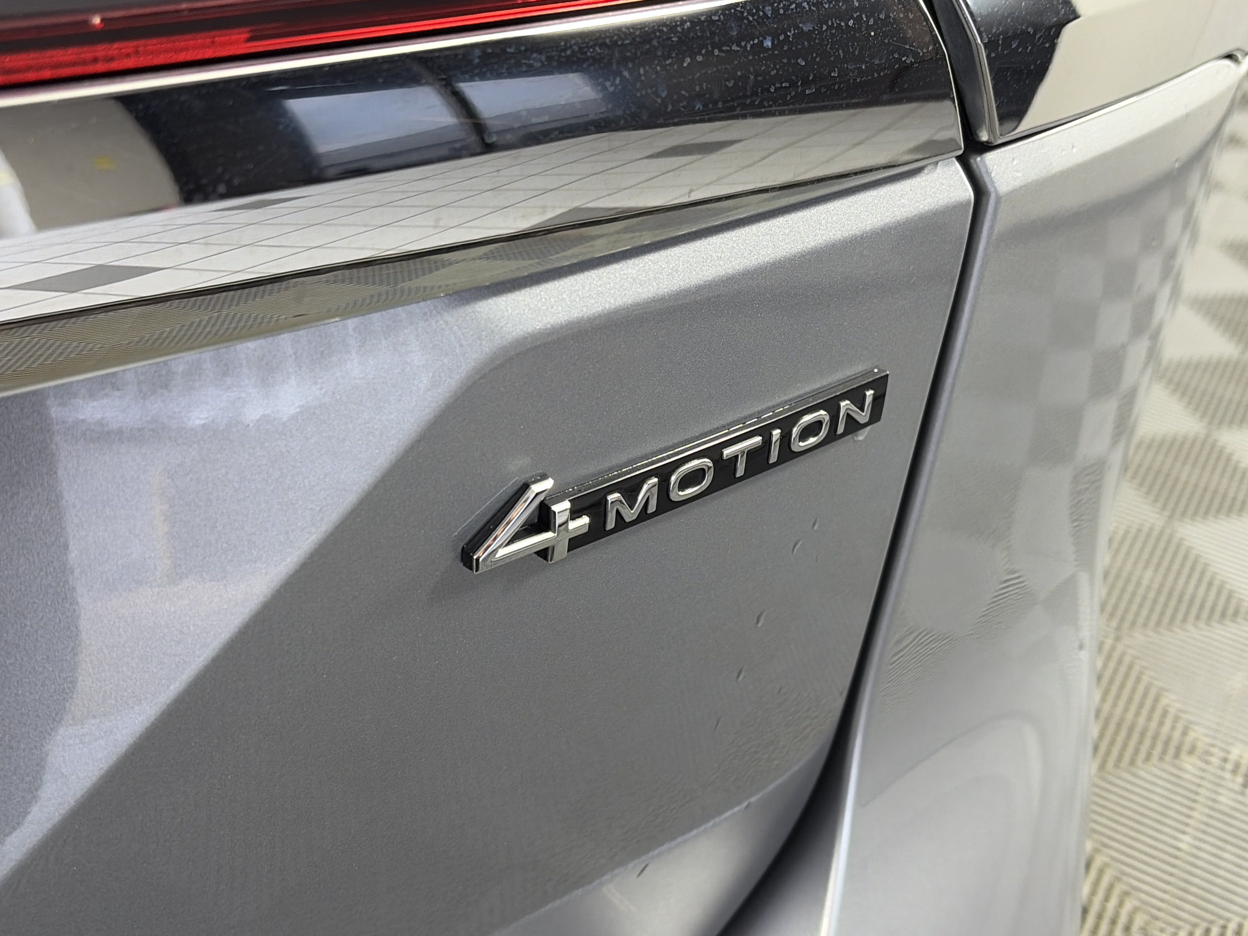 Used 2024 Volkswagen Atlas SE AWD/4WD image 19