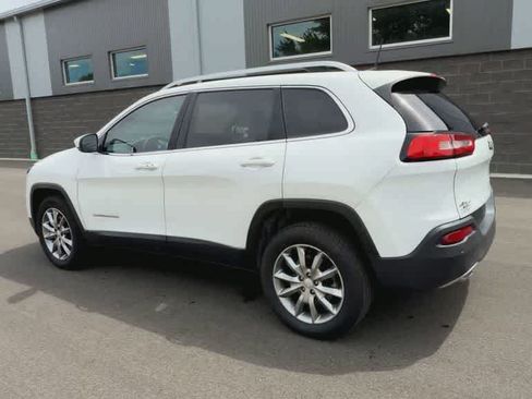 Used 2018 Jeep Cherokee Limited AWD/4WD image 6
