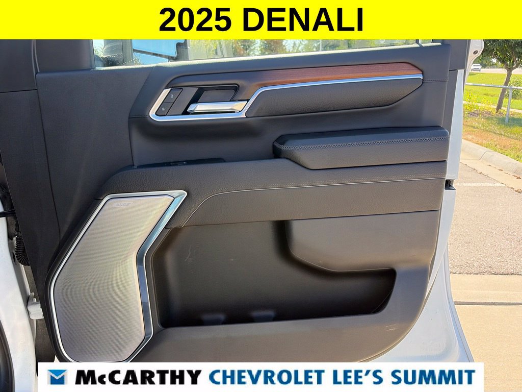 Used 2025 GMC Sierra 3500 Denali AWD/4WD image 27