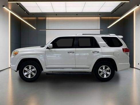 Used 2012 Toyota 4Runner SR5 w/ Convenience Pkg RWD image 2