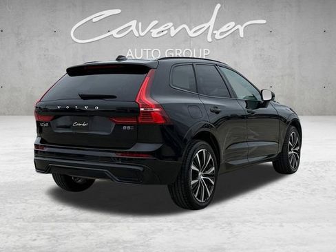 Used 2024 Volvo XC60 B5 Plus AWD/4WD image 16