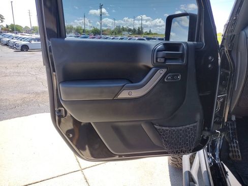 Used 2016 Jeep Wrangler Sport AWD/4WD image 9