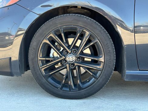 Used 2025 Toyota Camry SE image 8