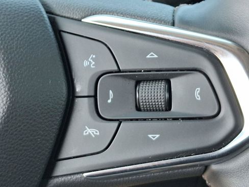 Used 2024 Chevrolet Trax LT w/ Driver Confidence Package image 21