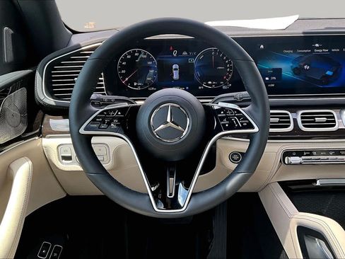 Used 2025 Mercedes-Benz GLE 450e 4MATIC image 6