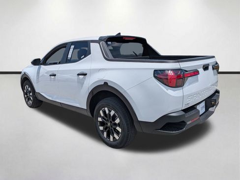 Used 2025 Hyundai Santa Cruz SE FWD image 6