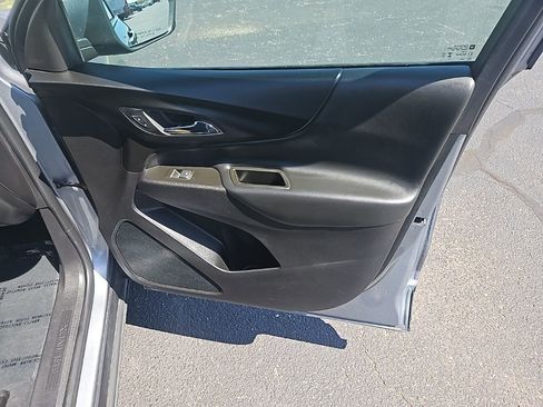 Used 2023 Chevrolet Equinox LT image 32