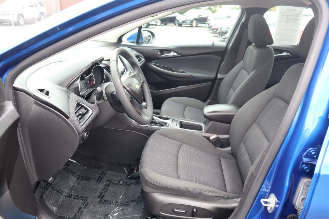 Used 2016 Chevrolet Cruze LT w/ Sun And Sound Package FWD image 17