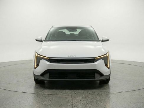 Used 2025 Kia K4 LXS image 2