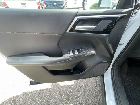 Used 2023 Mitsubishi Outlander SE AWD/4WD image 11