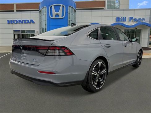 Used 2025 Honda Accord Sport image 7