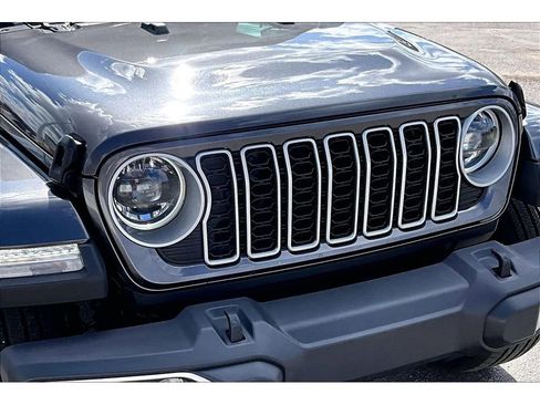Certified 2025 Jeep Wrangler Sahara image 30