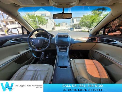 Used 2014 Lincoln MKZ FWD image 9