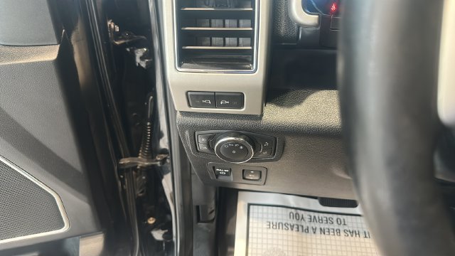 Used 2019 Ford F150 Lariat w/ Equipment Group 502A Luxury AWD/4WD image 15