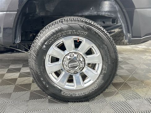 Used 2019 Ford F250 Platinum w/ FX4 Off-Road Package image 34