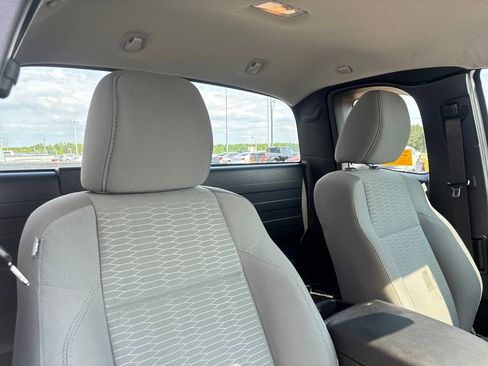 Used 2018 Toyota Tacoma SR RWD image 17