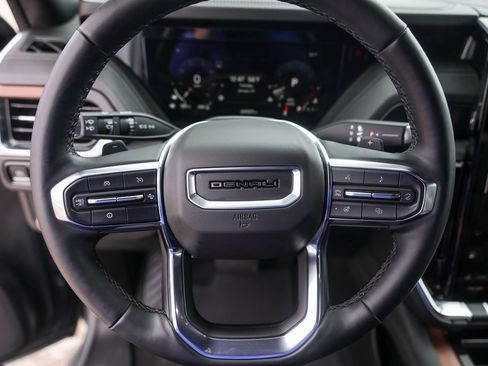 Used 2025 GMC Yukon Denali image 12