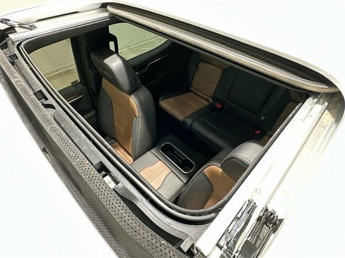 Used 2024 Chevrolet Silverado 1500 High Country w/ Technology Package image 23