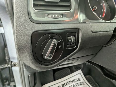 Used 2019 Volkswagen Golf S image 19