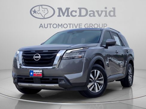 Used 2023 Nissan Pathfinder SL AWD/4WD image 1