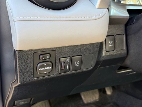 Used 2018 Toyota RAV4 XLE w/ Plus Extra Value Package image 19