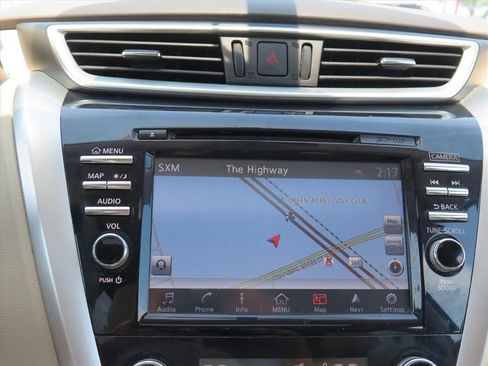 Used 2017 Nissan Murano Platinum w/ Platinum Technology Package FWD image 11