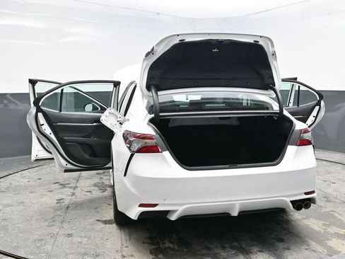 Used 2024 Toyota Camry SE image 37