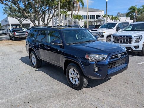 Used 2020 Toyota 4Runner SR5 Premium image 2