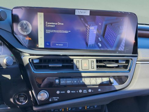 New 2025 Lexus ES 350 w/ Premium Package image 17