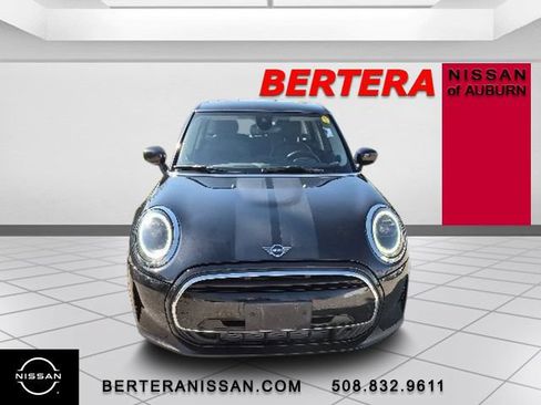 Used 2022 MINI Cooper 4-Door Hardtop w/ Premium Package FWD image 3
