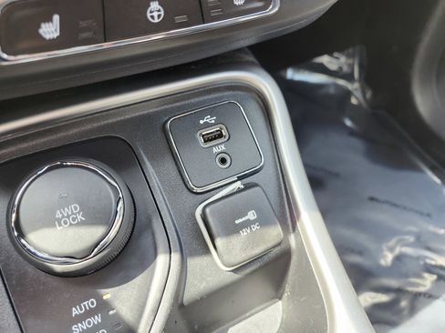 Used 2018 Jeep Compass Sport w/ Cold Weather Group AWD/4WD image 9