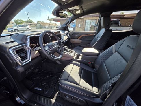 Used 2024 GMC Canyon Denali AWD/4WD image 13