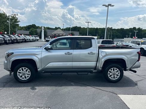Used 2024 Toyota Tacoma TRD Sport RWD image 6