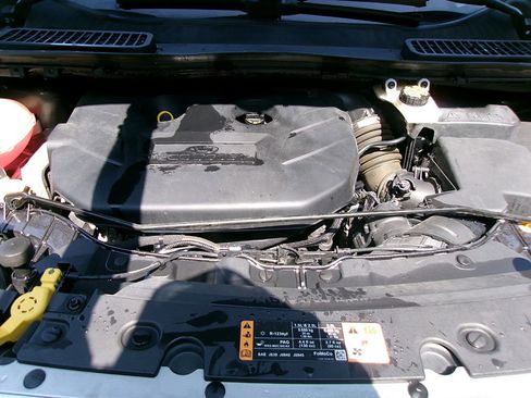 Used 2017 Ford Escape Titanium image 10