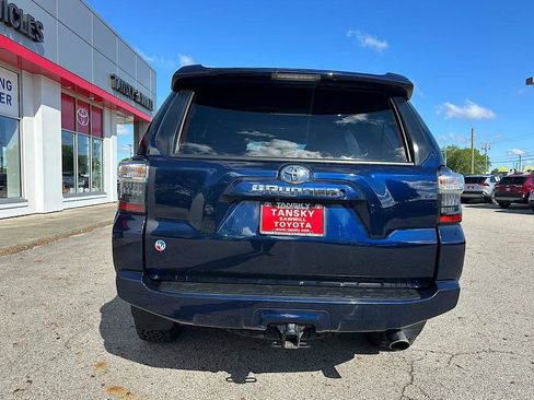 Certified 2018 Toyota 4Runner SR5 Premium AWD/4WD image 4