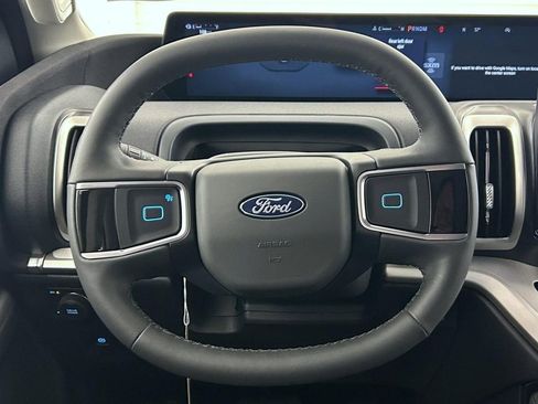 New 2026 Ford Expedition Active image 11