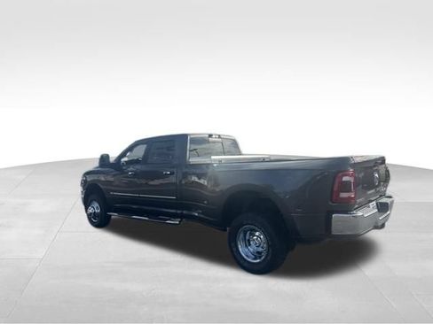 Used 2024 RAM 3500 Big Horn w/ Level 2 Equipment Group AWD/4WD image 9
